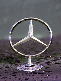 Mercedes Benz MB W124 E200T shiny star