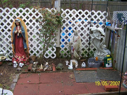 Compare this pic of Marie Rose Ferron Bowing to Jesus taken 19 May 07 to 