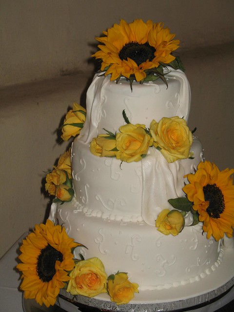 sunflowers and roses This cake was made for a bride that had no other 