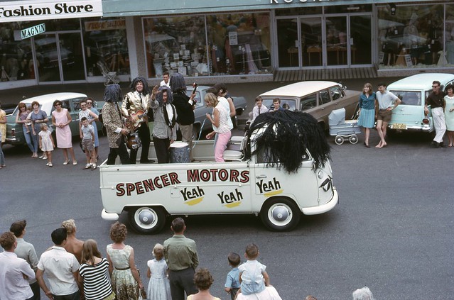 Floral Festival Parade Albury 1966