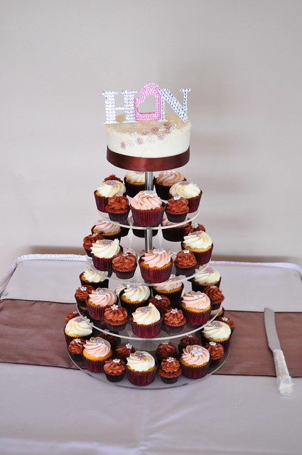 Chocolate brown latte and ivory wedding cupcakes