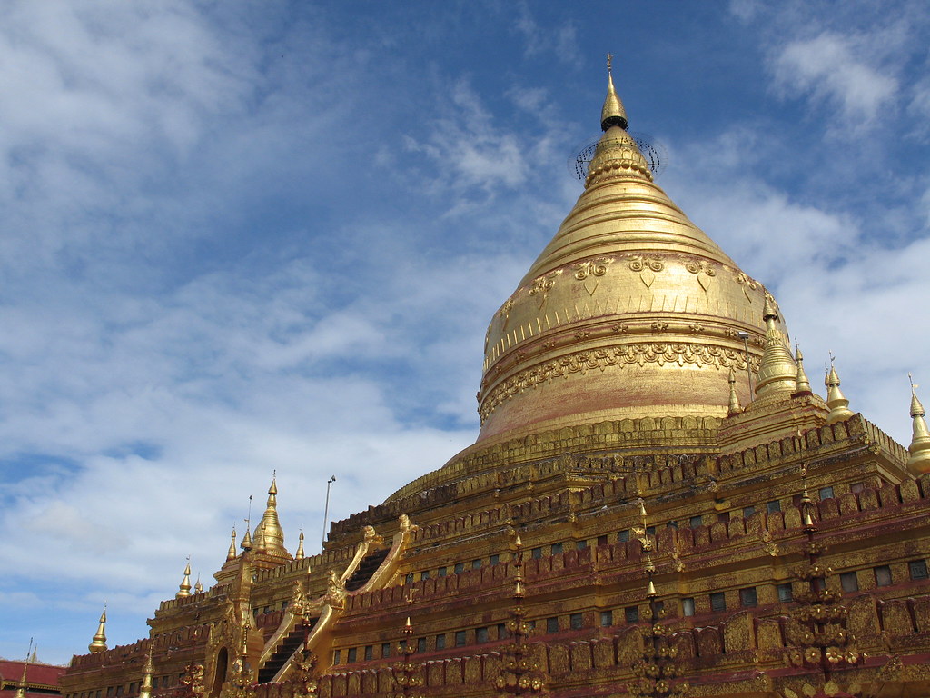 Shwezigon Pagoda, Bagan, Myanmar / Burma