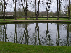 Royaumont pond by Julie70
