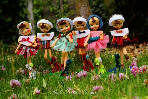 Sarco Sisters In The Garden by Posh Totty Designz