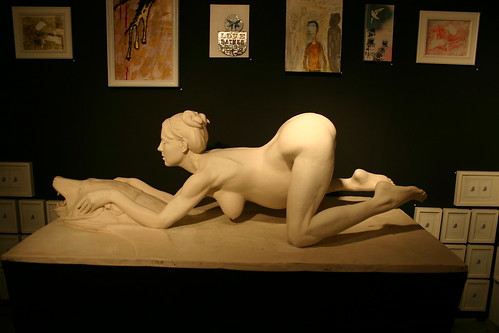 Daniel Edwards sculpture of Britney Spears giving birth