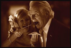 Fotógrafo de boda Edward Olive    Wedding photographer for Madrid Barcelona London Paris - everyone loves a chocolate fondue