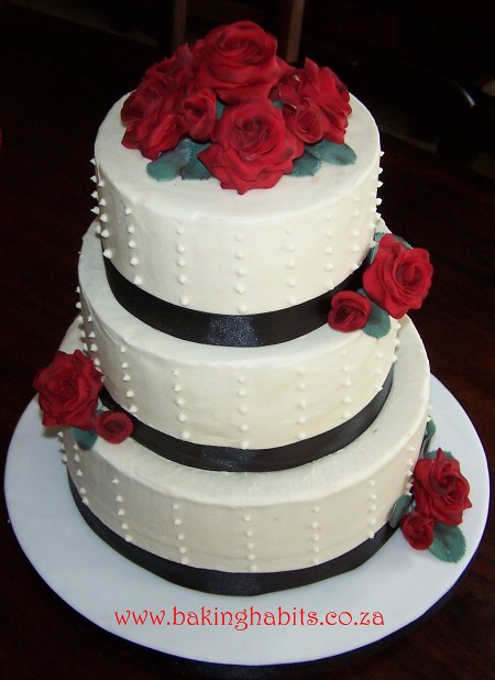 Red Black and White Wedding cake This cake was for a lovely bride