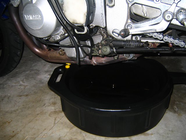 Yamaha YZF R6 Sportbike Motorcycle Oil Change Guide - a photo on ...