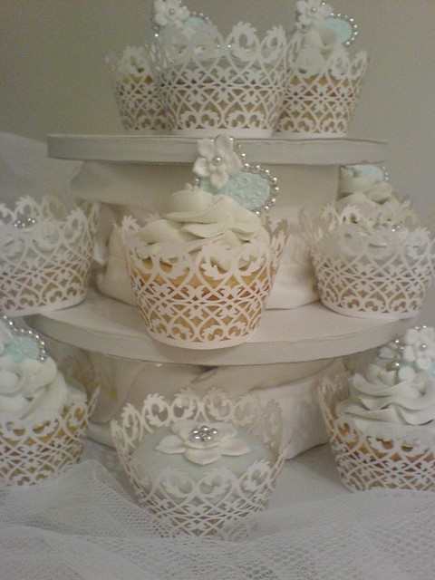 wedding cupcake with wrappers