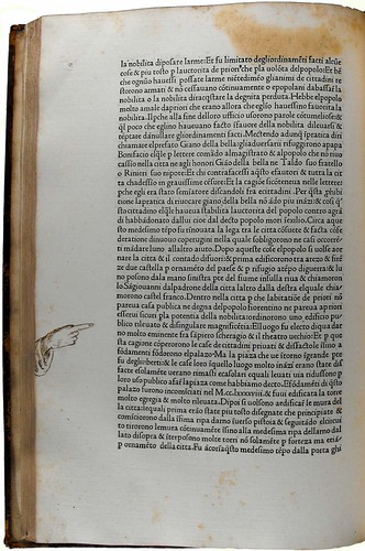Page of text with pointing hand added in manuscript in the margin from 'Historiae Florentini populi'. Sp Coll Hunterian Bh.1.2 (item 1).