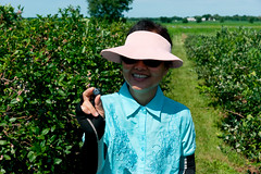 Mom_US_Visit_2010_Collecting Bluberries