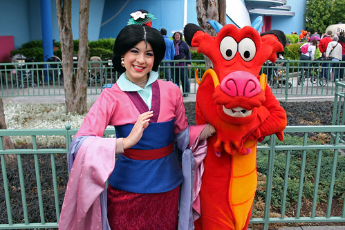 Meeting Mulan and Mushu