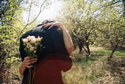 LE LOVE BLOG PHOTO HUG FLOWERS WEDDING NATURE ROMANTIC SUNLIGHT take a chance by Everything's magic), on Flickr
