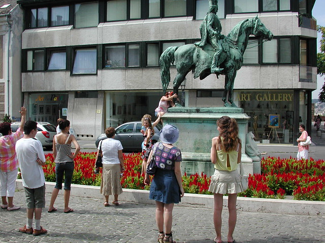 estatua de András Hadik a caballo, Hungría