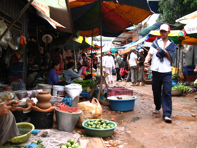 Sihanoukville market - photo from Flckr CC by spotter_nl