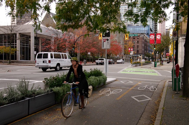 Защищенная велодорожка в Ванкувере
