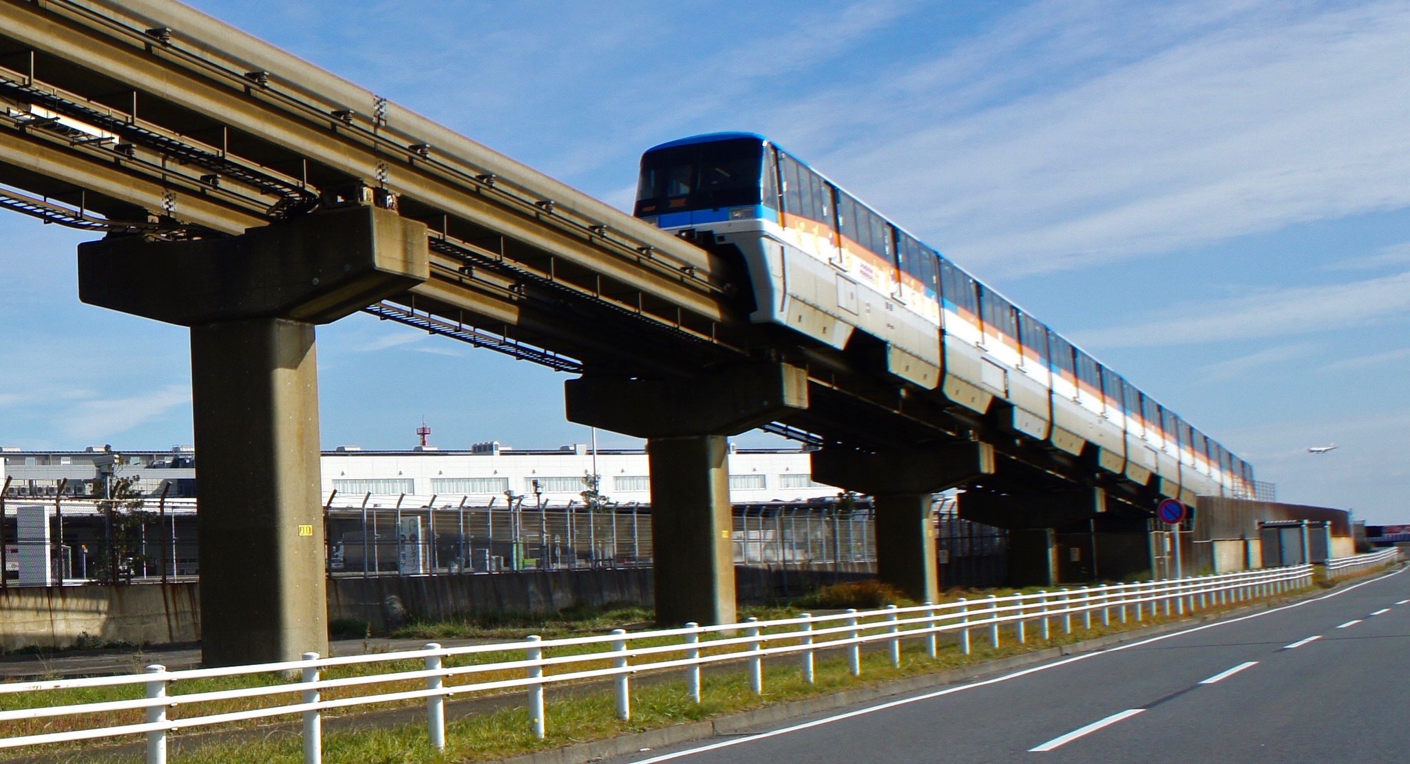 Haneda Airport - Monorail and Mount Fuji