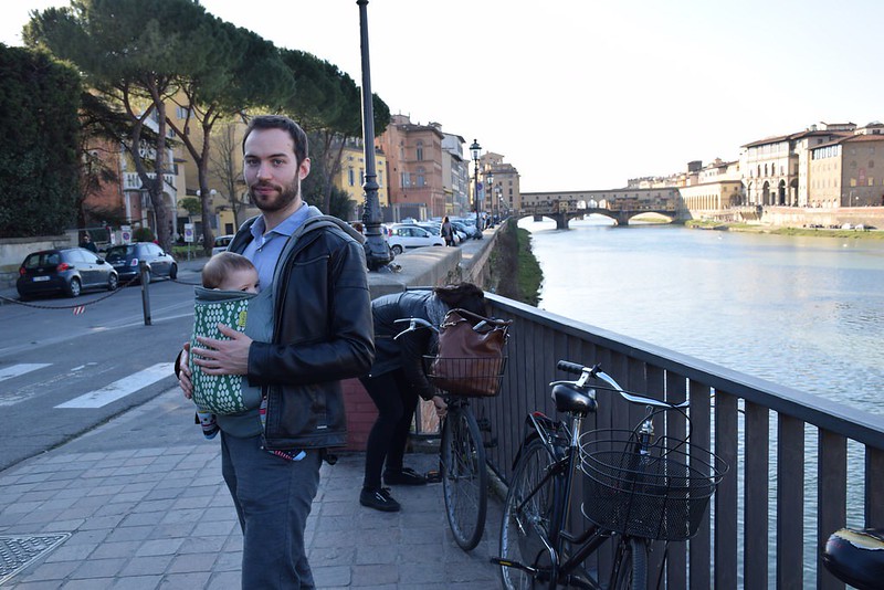Con su tío en la mochila. Viaje a Florencia.