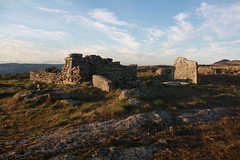 Necrópole megalítica e Capela de Nossa Senhora do Monte em Penela da Beira, Penedono (Ruínas)