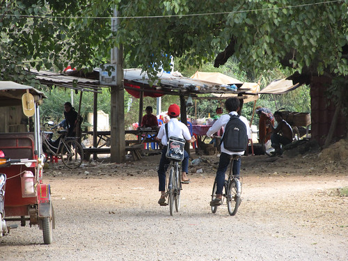 La campagne de Battambang: 2 écoliers
