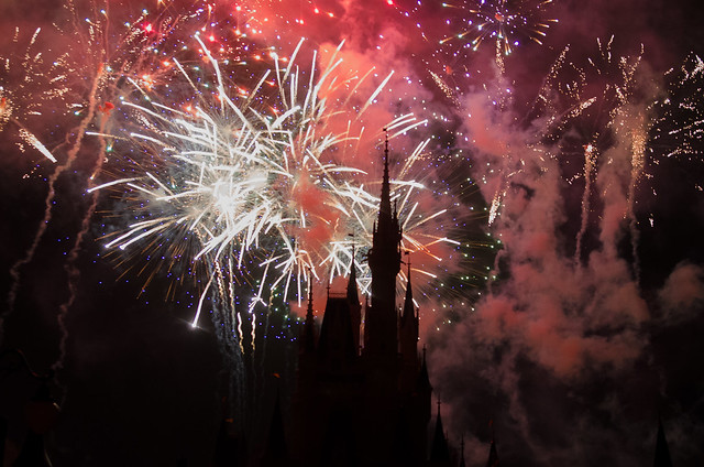 20160415-Disney-Vacation-Magic-Kingdom-Day-1-Fireworks-0056