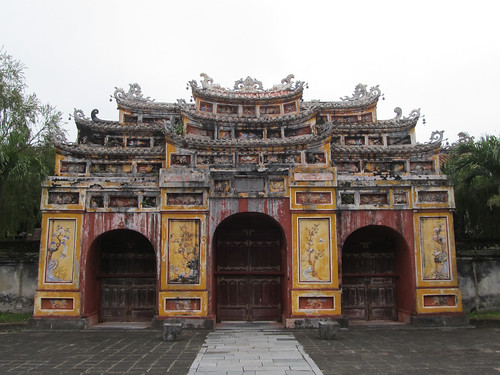 La Citadelle de Hué: Porte menant au Temple Hung Tô Mieu