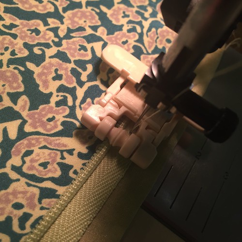 Tea & Crumpet Sew-Along: The Back Closure