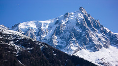 Z powrotem w Chamonix. Widok na Aiguille du Midi.