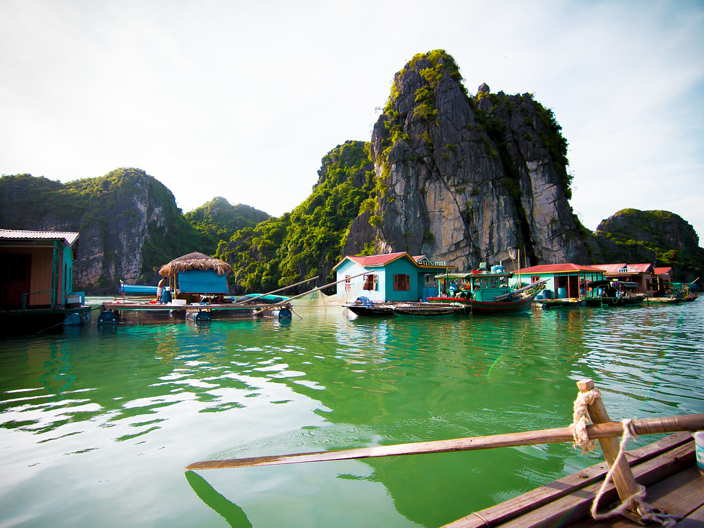 Vietnam – Halong Bay Cruise
