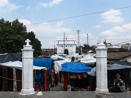 Chichicastenango: l'église Santo Tomás vue depuis l'église El Calvario