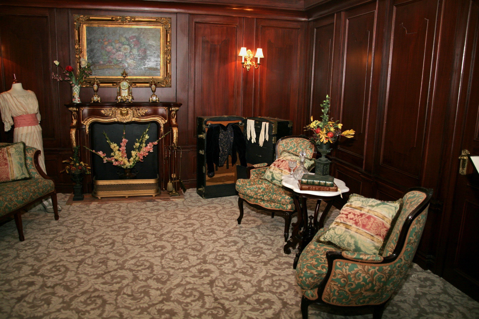 Titanic's first class stateroom. Credit Cliff1066