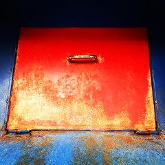 #metal #rust #trapdoor #iPhone