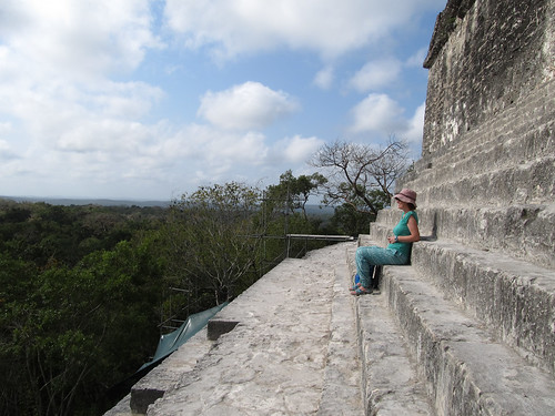 Tikal: vue depuis le Temple à la Double Tête de Serpent