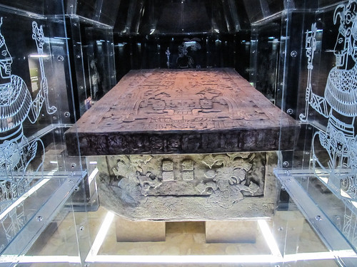 Le musée de Palenque: reproduction d'un tombeau maya
