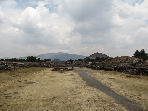 Teotihuacan: la Chaussée des Morts et ses deux grandes pyramides