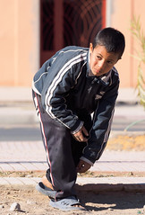 Maroc,Zagora.Enfants jouants