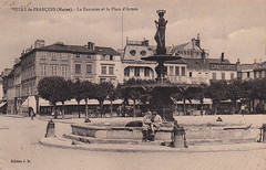 Vitry-le-François (Marne). - La Fontaine et la Place d'Armes (c.1930)