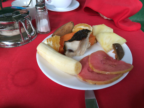 Cienfuegos: plein de fruits qu'on ne connait pas pour le petit-déjeuner