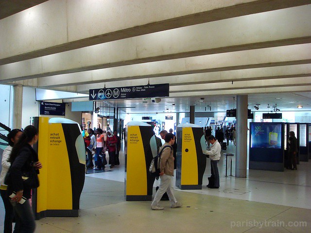 metro_rer_machine_hall_gare_du_nord