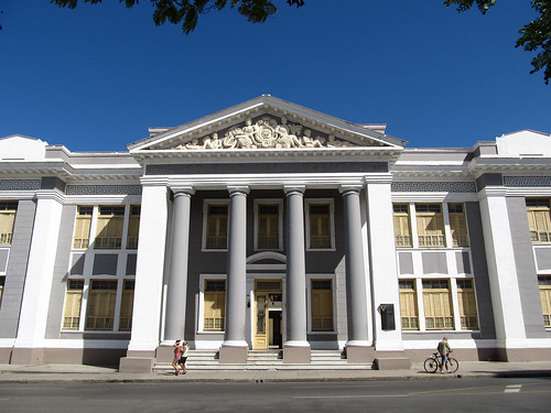 Cienfuegos: le Collège San Lorenzo (dans le Parc José Martí)