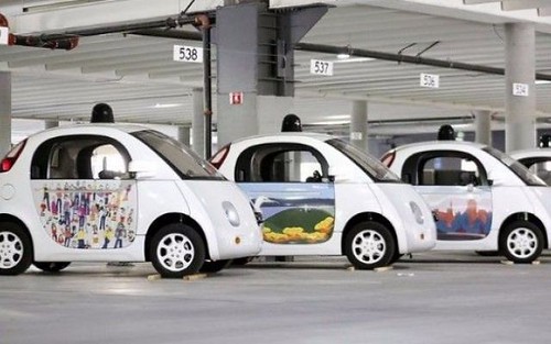 Le Google car si ricaricheranno via wireless