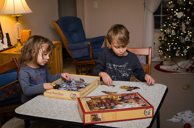 20151221-Puzzles-at-Meemaw-and-Grampas-0820