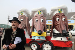 John Law and the Doggie Diner Heads