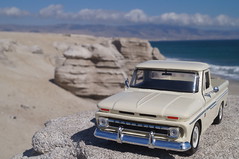 1966 Chevrolet C-10 diecast 1:24 made by Motormax