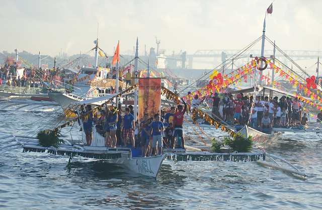sinulog festival fluvial parade