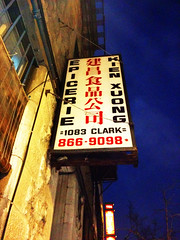 Signs of Chinatown