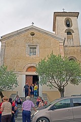 Sessa Aurunca - Frazione Valogno - La Chiesa di S..Michele e i murales del borgo.