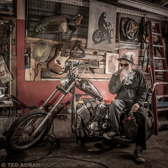 Master Arwin, custom bike builder and painter