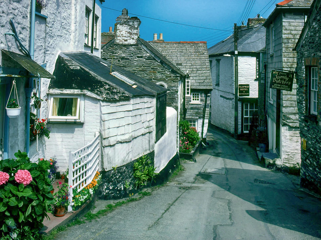 Old cottages in Port Isaac, Cornwall. Credit Manfred Heyde