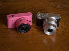 Nikon 1 J1 (2011)  /  Nikon 1 J5 (2015)